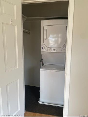 885 N Old Woodward Avenue 1, Birmingham, MI 48009