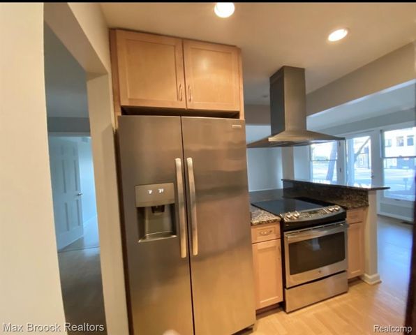 885 N Old Woodward Avenue 1, Birmingham, MI 48009