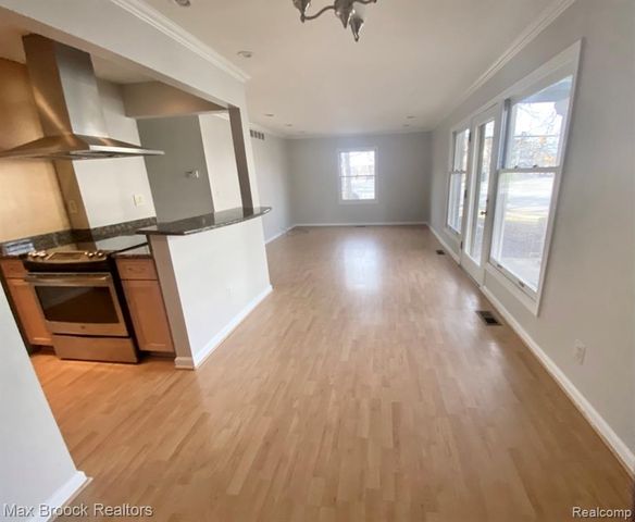 885 N Old Woodward Avenue 1, Birmingham, MI 48009