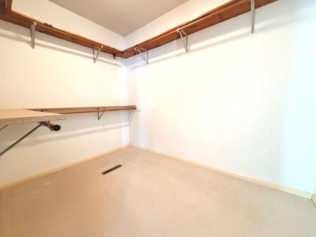 622 Woodcrest Avenue, Worthington, MN 56187