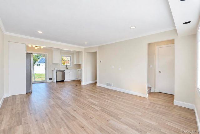 405 17th Street, West Babylon, NY 11704