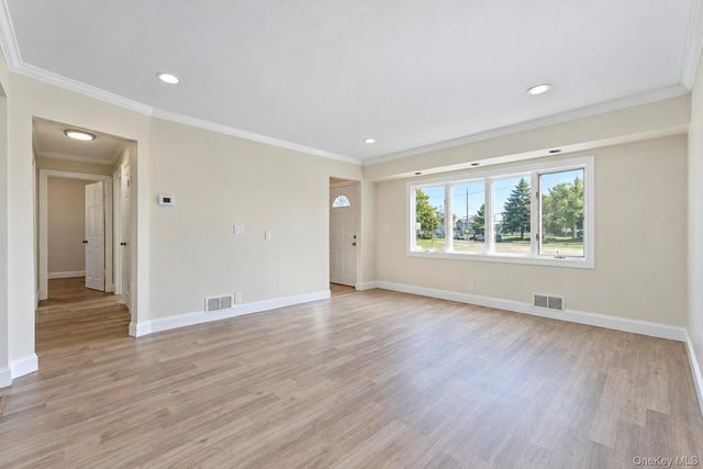 405 17th Street, West Babylon, NY 11704