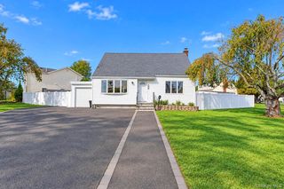 405 17th Street, West Babylon, NY 11704