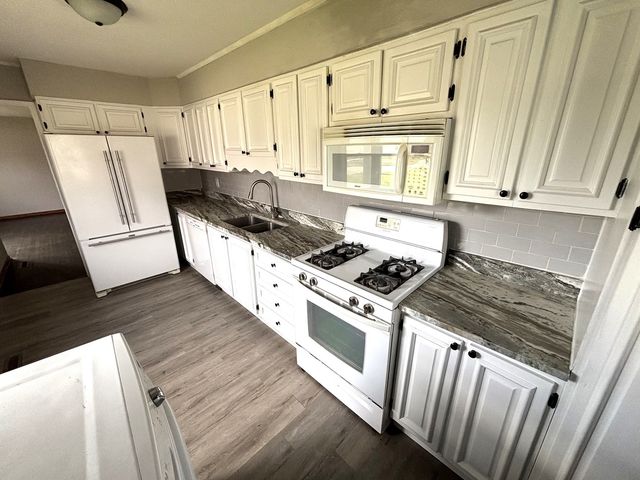 118 Hazard Road, Carpentersville, IL 60110