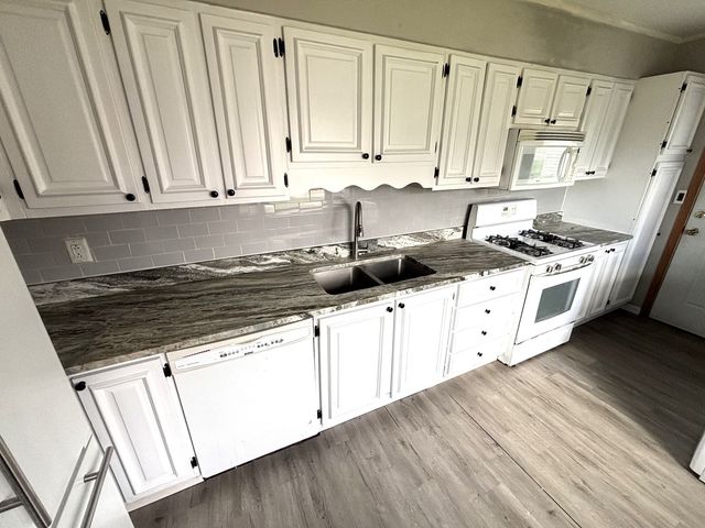 118 Hazard Road, Carpentersville, IL 60110