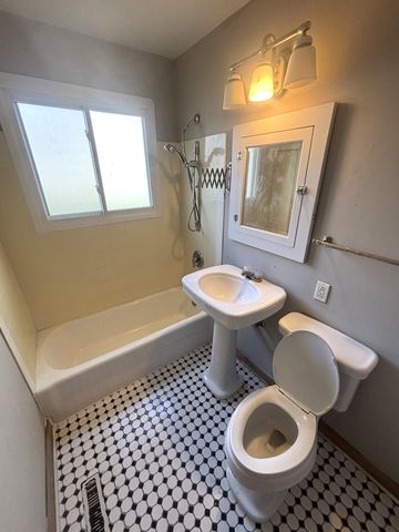 118 Hazard Road, Carpentersville, IL 60110