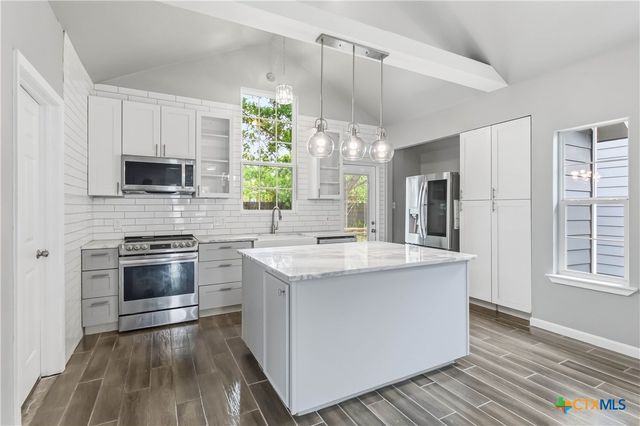 594 Kellys Way, New Braunfels, TX 78130