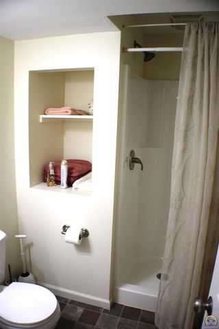 4515 SW Alexander CT, Topeka, KS 66610