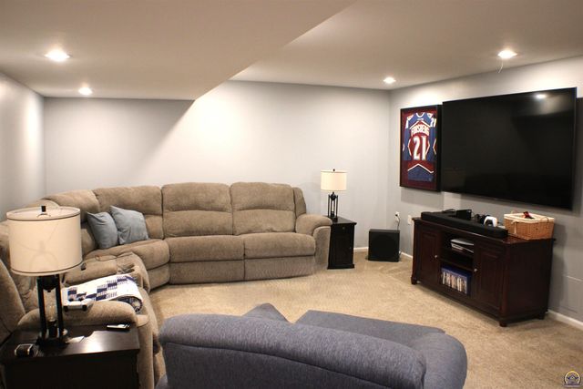 4515 SW Alexander CT, Topeka, KS 66610