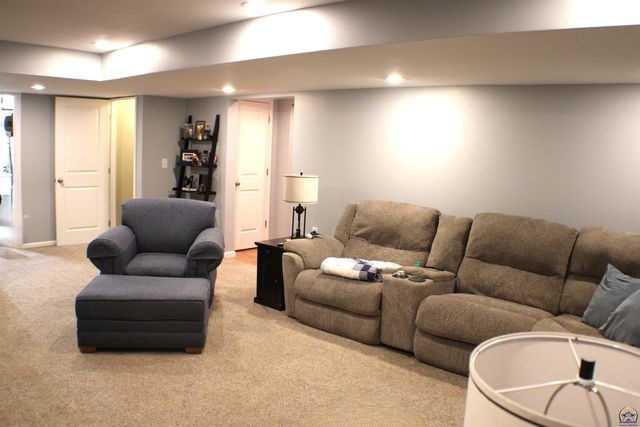 4515 SW Alexander CT, Topeka, KS 66610