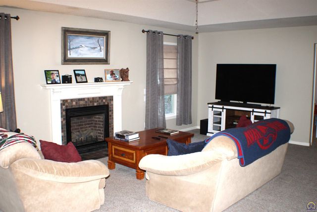 4515 SW Alexander CT, Topeka, KS 66610