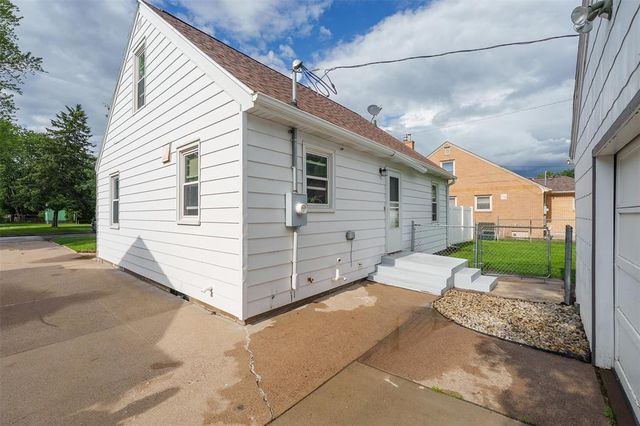 1703 Lyndale Avenue, Eau Claire, WI 54701