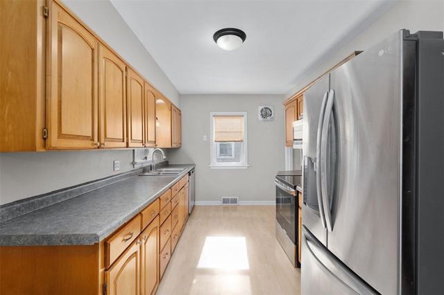 1703 Lyndale Avenue, Eau Claire, WI 54701