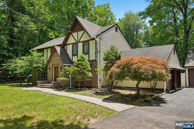 27 Chestnut Avenue, Old Tappan, NJ 07675