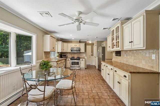 27 Chestnut Avenue, Old Tappan, NJ 07675