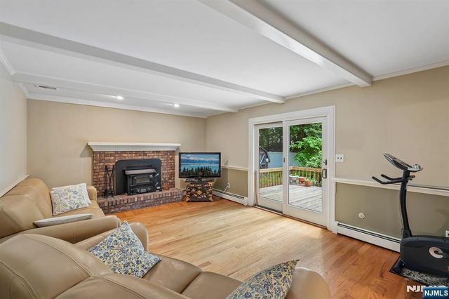 27 Chestnut Avenue, Old Tappan, NJ 07675
