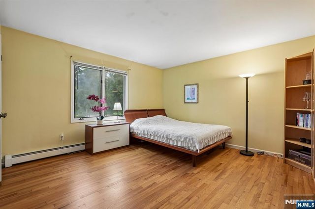27 Chestnut Avenue, Old Tappan, NJ 07675
