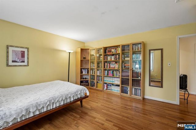 27 Chestnut Avenue, Old Tappan, NJ 07675