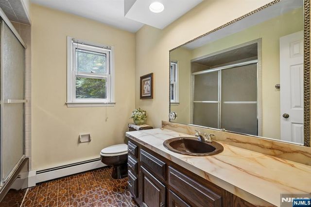27 Chestnut Avenue, Old Tappan, NJ 07675