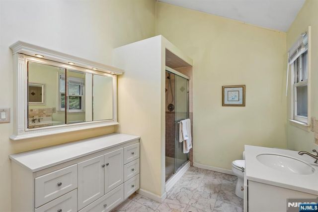 27 Chestnut Avenue, Old Tappan, NJ 07675