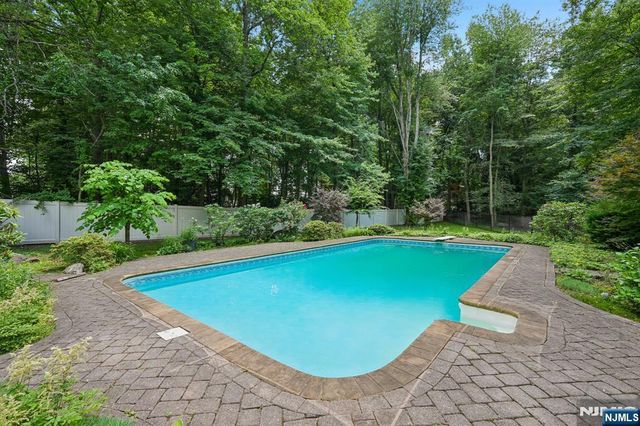 27 Chestnut Avenue, Old Tappan, NJ 07675