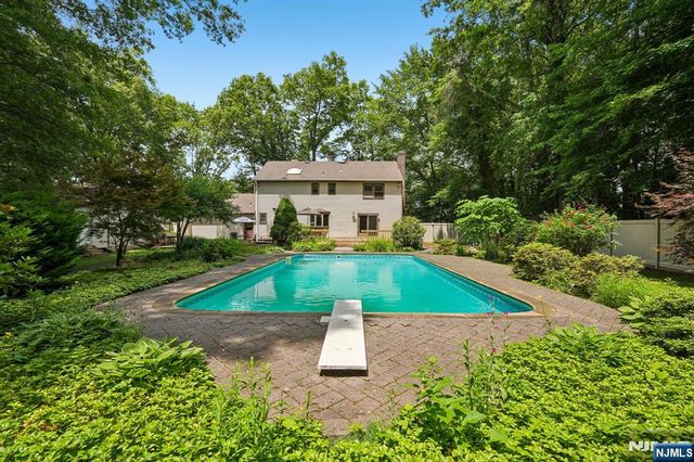 27 Chestnut Avenue, Old Tappan, NJ 07675