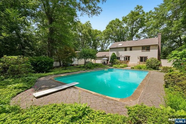 27 Chestnut Avenue, Old Tappan, NJ 07675