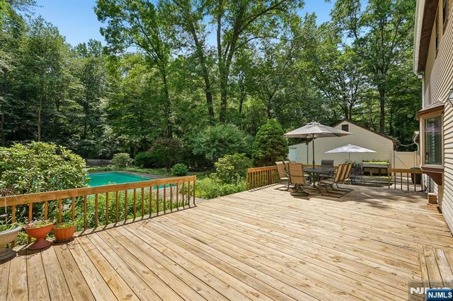 27 Chestnut Avenue, Old Tappan, NJ 07675
