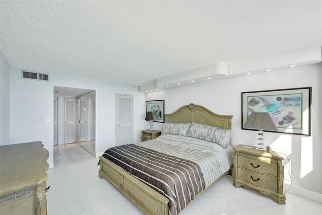3140 S Ocean Drive 2206, Hallandale Beach, FL 33009