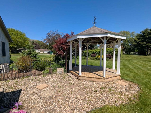 51646 Walerko Drive, Elkhart, IN 46514