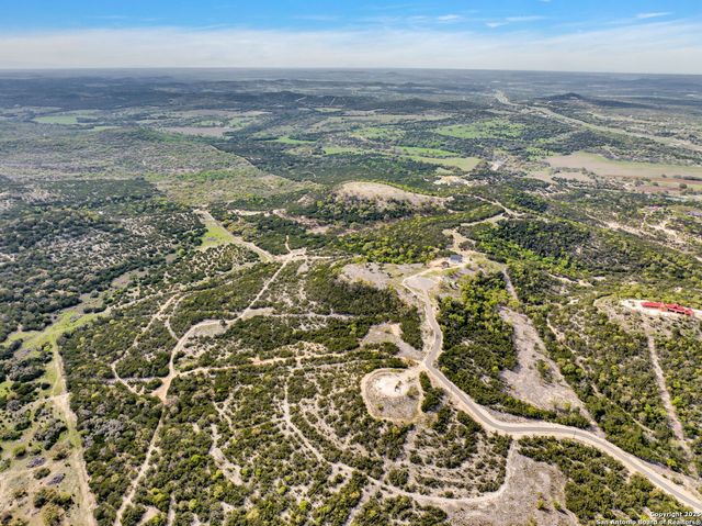 689 FM 289, Boerne, TX 78006