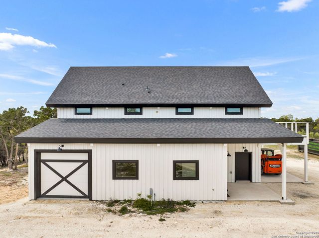 689 FM 289, Boerne, TX 78006