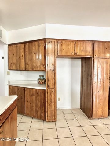 701 W Edgewater Drive, Tucson, AZ 85704