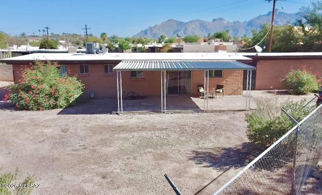 701 W Edgewater Drive, Tucson, AZ 85704