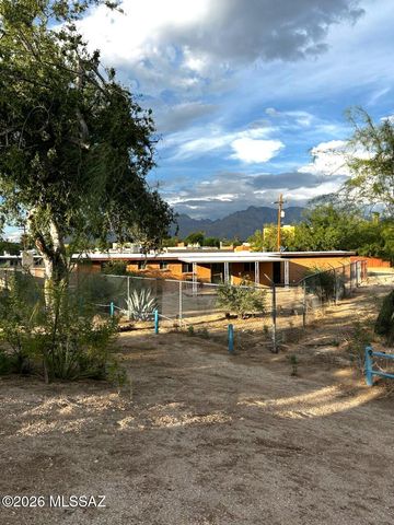 701 W Edgewater Drive, Tucson, AZ 85704
