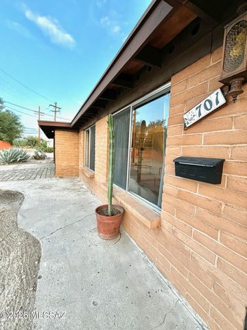701 W Edgewater Drive, Tucson, AZ 85704