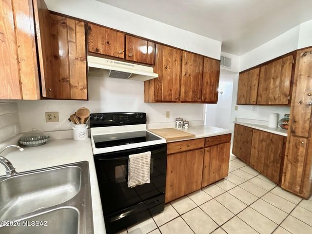 701 W Edgewater Drive, Tucson, AZ 85704