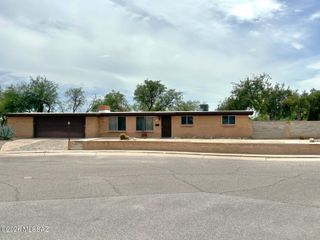 701 W Edgewater Drive, Tucson, AZ 85704
