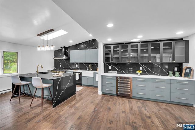 12 Haring Drive, Old Tappan, NJ 07675