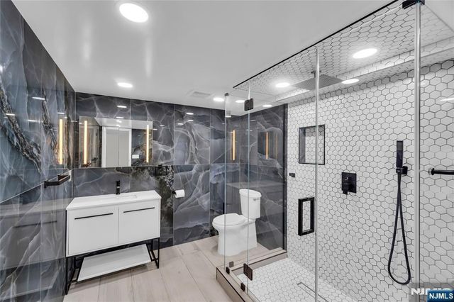 12 Haring Drive, Old Tappan, NJ 07675