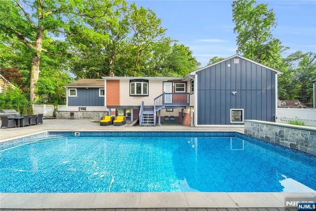 12 Haring Drive, Old Tappan, NJ 07675