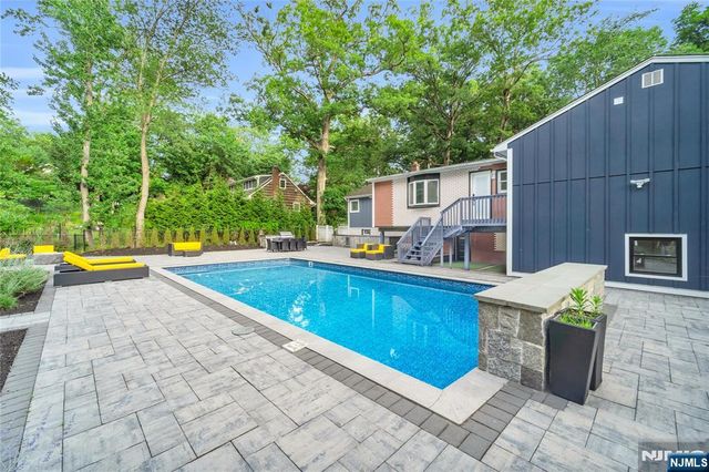 12 Haring Drive, Old Tappan, NJ 07675