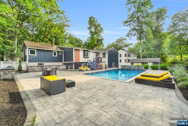 12 Haring Drive, Old Tappan, NJ 07675
