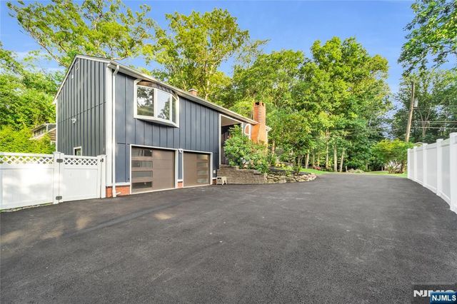 12 Haring Drive, Old Tappan, NJ 07675
