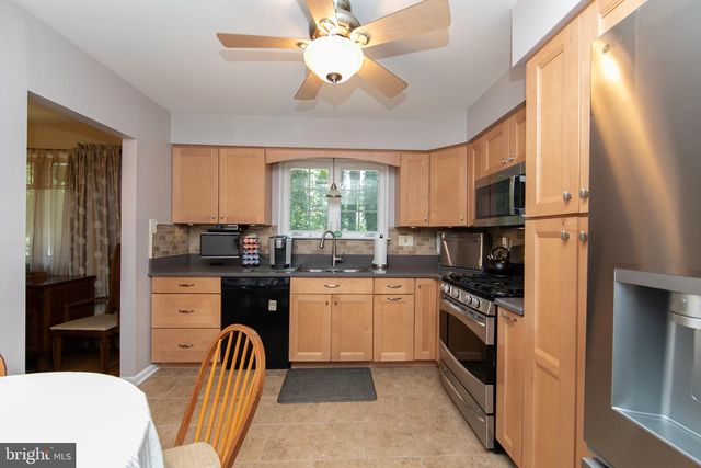 50 OAK AVE, Marlton, NJ 08053