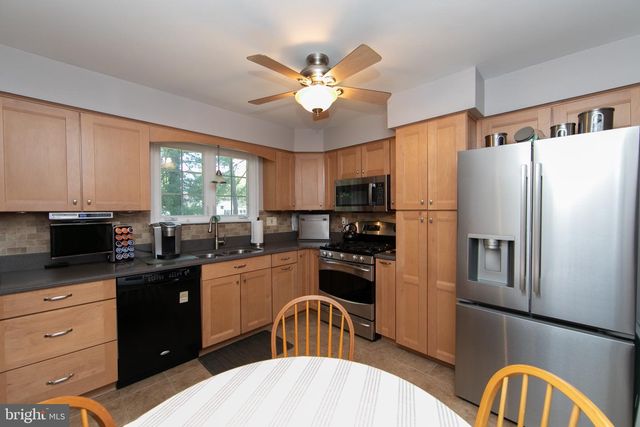 50 OAK AVE, Marlton, NJ 08053
