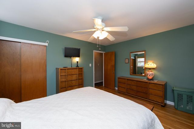 50 OAK AVE, Marlton, NJ 08053