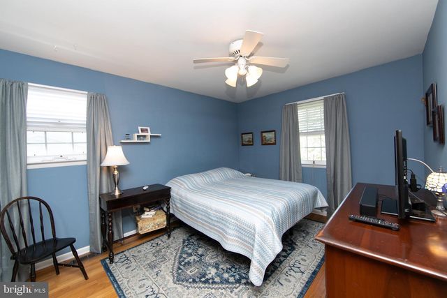 50 OAK AVE, Marlton, NJ 08053