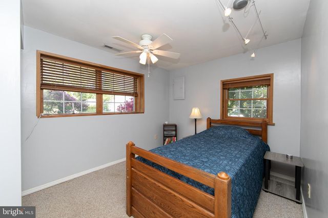 50 OAK AVE, Marlton, NJ 08053