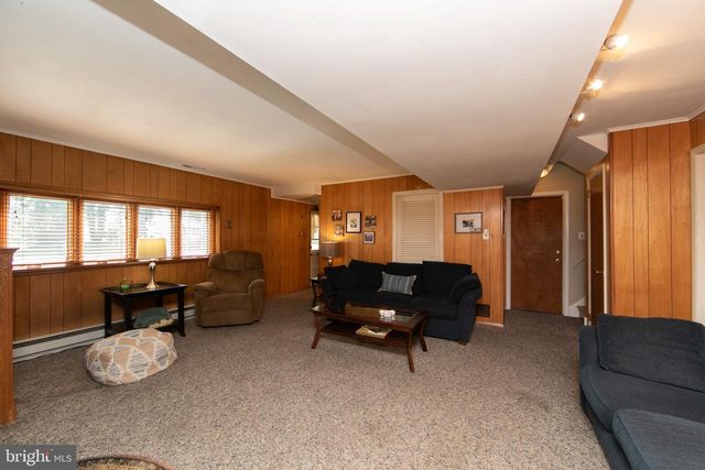 50 OAK AVE, Marlton, NJ 08053